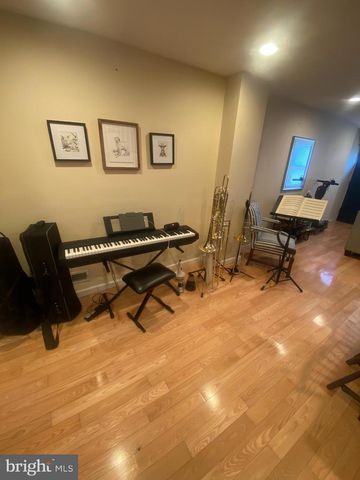 902 CANTRELL ST, Philadelphia, PA 19148