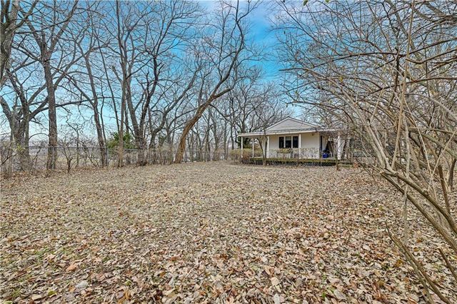 7710 W 87th Street, Overland Park, KS 66212