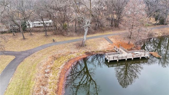 7710 W 87th Street, Overland Park, KS 66212