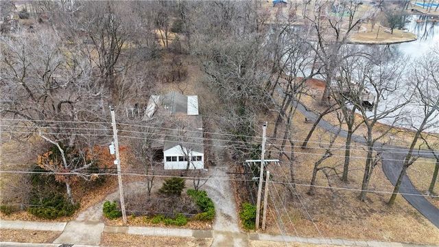 7710 W 87th Street, Overland Park, KS 66212