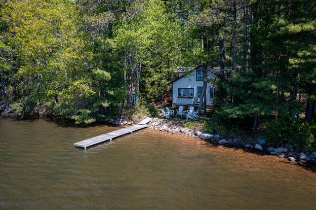 35 Oak Avenue, Effingham, NH 03882