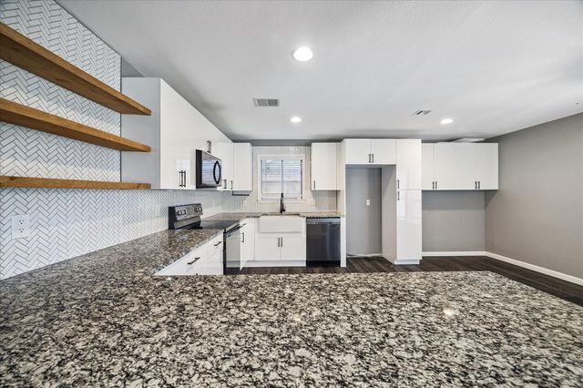 1410 Gentle Bend Drive, Missouri City, TX 77489