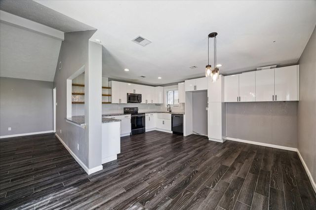 1410 Gentle Bend Drive, Missouri City, TX 77489