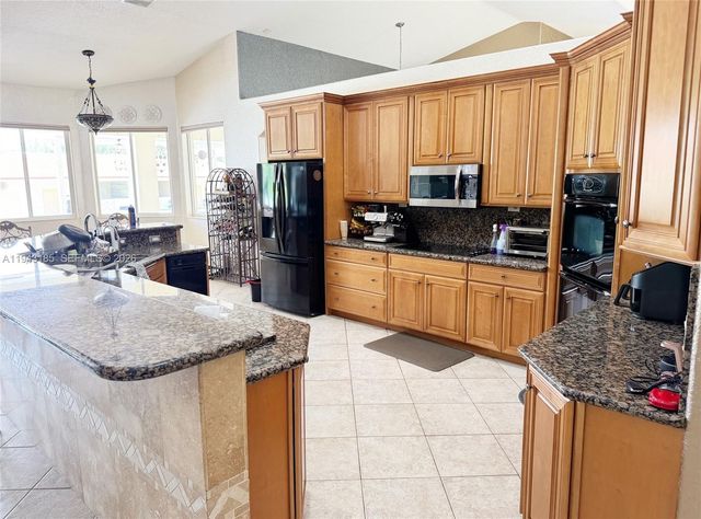 6550 SW 183rd Way, Southwest Ranches, FL 33331