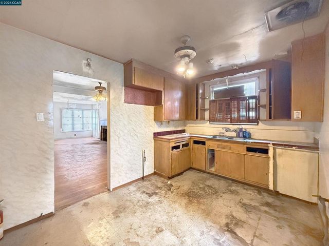 2224 108th Ave, Oakland, CA 94603