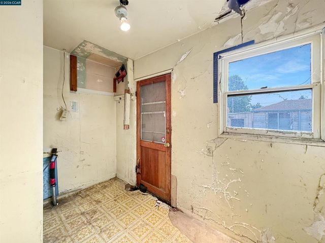 2224 108th Ave, Oakland, CA 94603