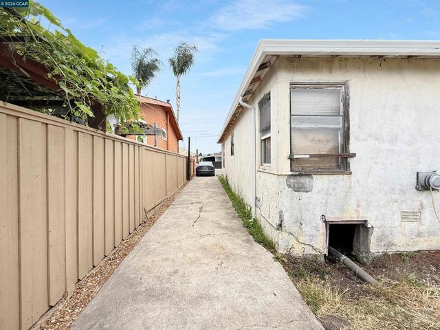 2224 108th Ave, Oakland, CA 94603