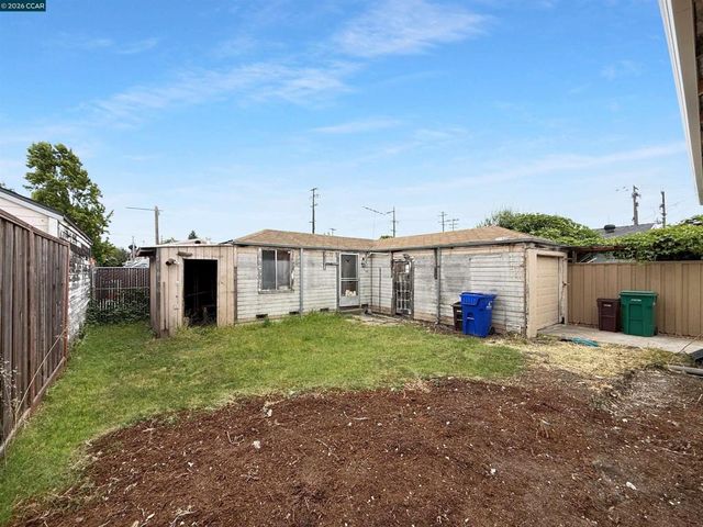 2224 108th Ave, Oakland, CA 94603