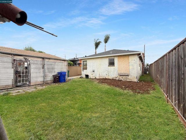 2224 108th Ave, Oakland, CA 94603