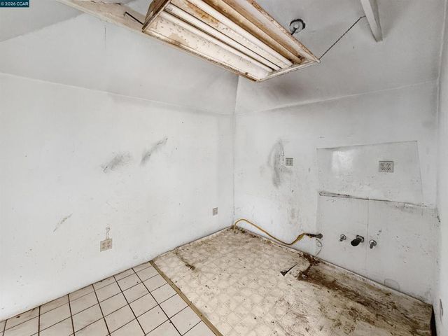 2224 108th Ave, Oakland, CA 94603