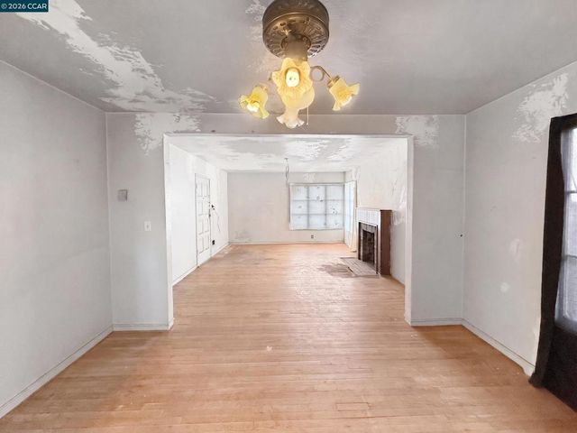 2224 108th Ave, Oakland, CA 94603