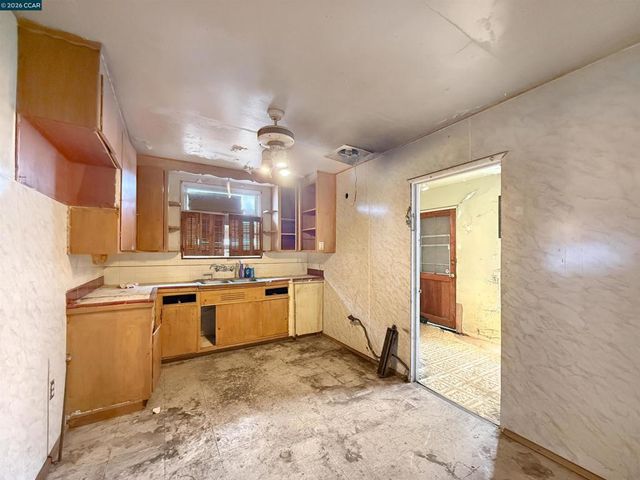 2224 108th Ave, Oakland, CA 94603
