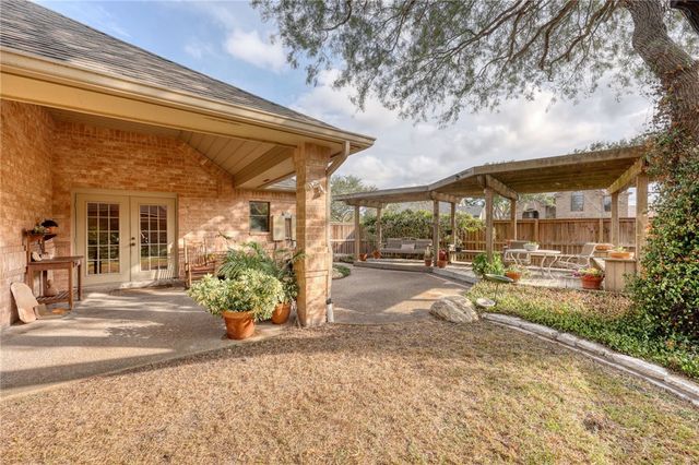 7629 LAKE BOLSENA Dr, Corpus Christi, TX 78413