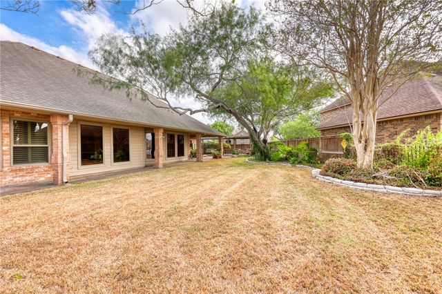 7629 LAKE BOLSENA Dr, Corpus Christi, TX 78413