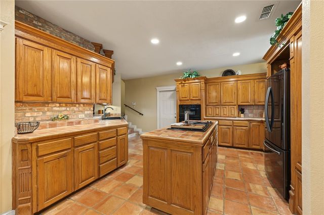 7629 LAKE BOLSENA Dr, Corpus Christi, TX 78413