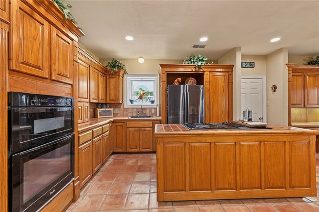 7629 LAKE BOLSENA Dr, Corpus Christi, TX 78413
