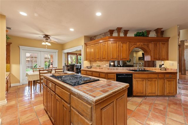 7629 LAKE BOLSENA Dr, Corpus Christi, TX 78413