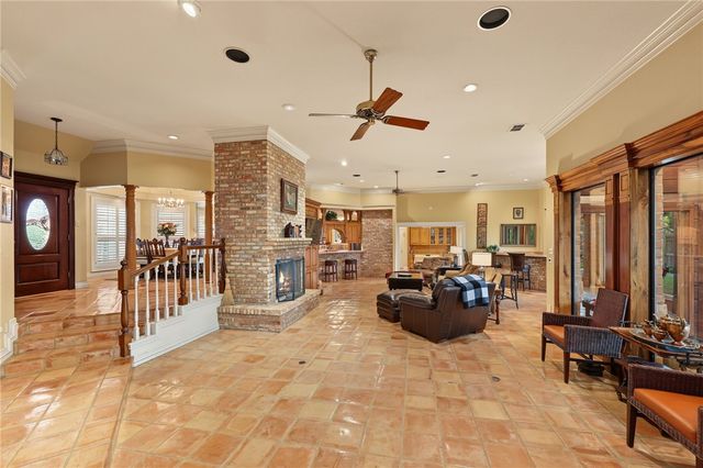 7629 LAKE BOLSENA Dr, Corpus Christi, TX 78413