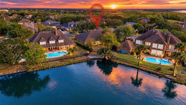 7629 LAKE BOLSENA Dr, Corpus Christi, TX 78413