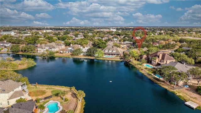 7629 LAKE BOLSENA Dr, Corpus Christi, TX 78413