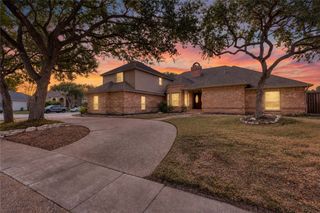 7629 LAKE BOLSENA Dr, Corpus Christi, TX 78413
