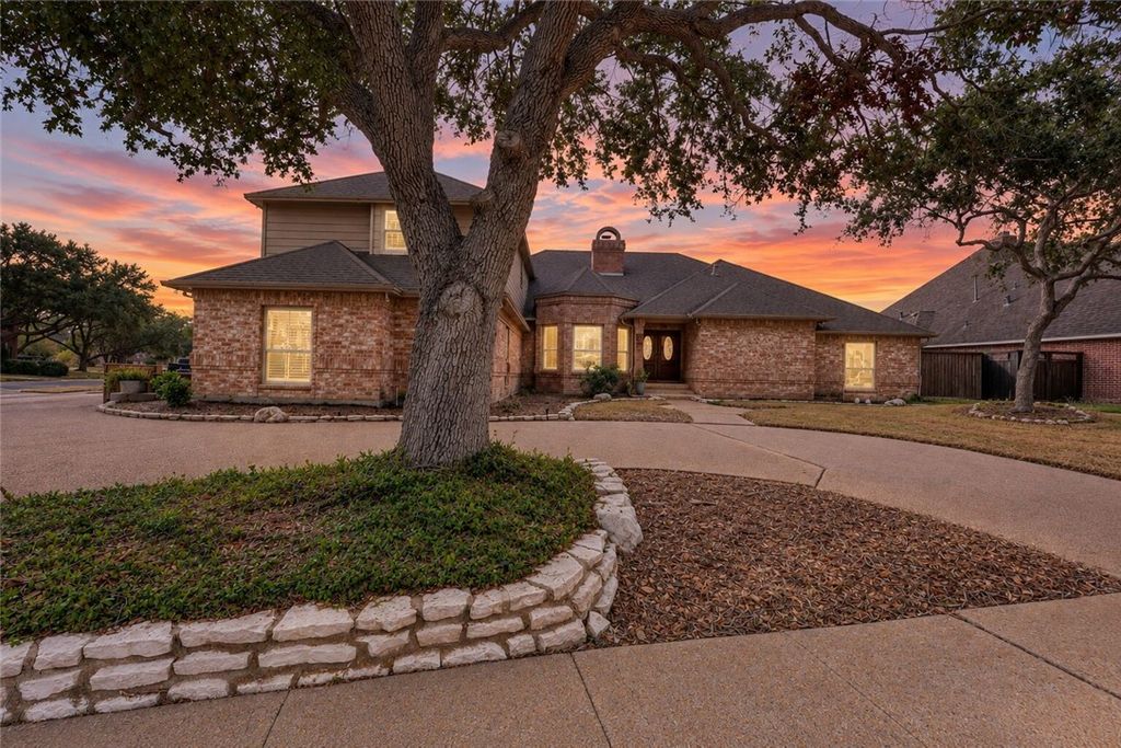 7629 LAKE BOLSENA Dr, Corpus Christi, TX 78413 — photo 2