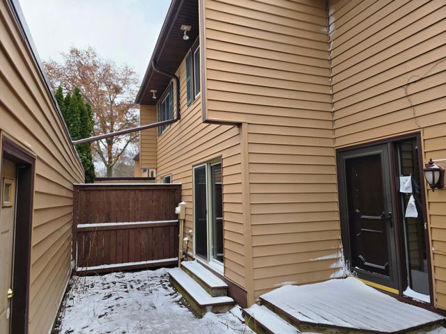 4757 Spring Circle, Minnetonka, MN 55345