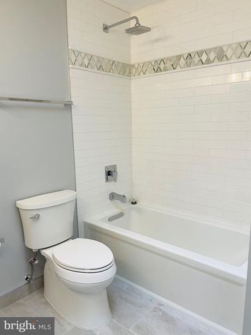 2010 N BRANDYWINE ST, Arlington, VA 22207