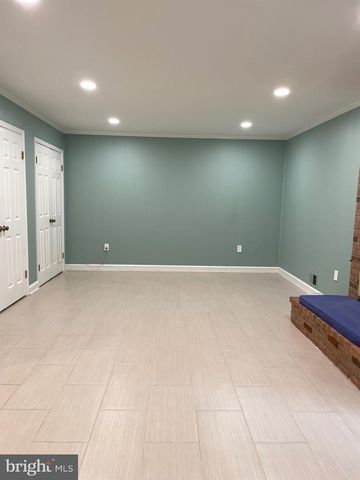 2010 N BRANDYWINE ST, Arlington, VA 22207