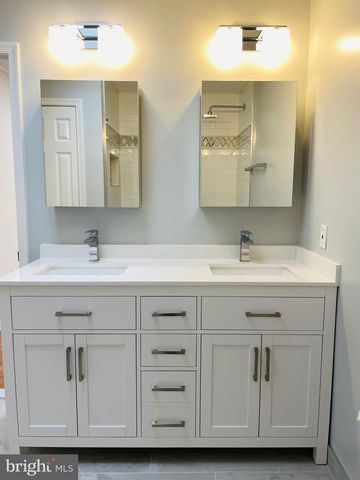 2010 N BRANDYWINE ST, Arlington, VA 22207