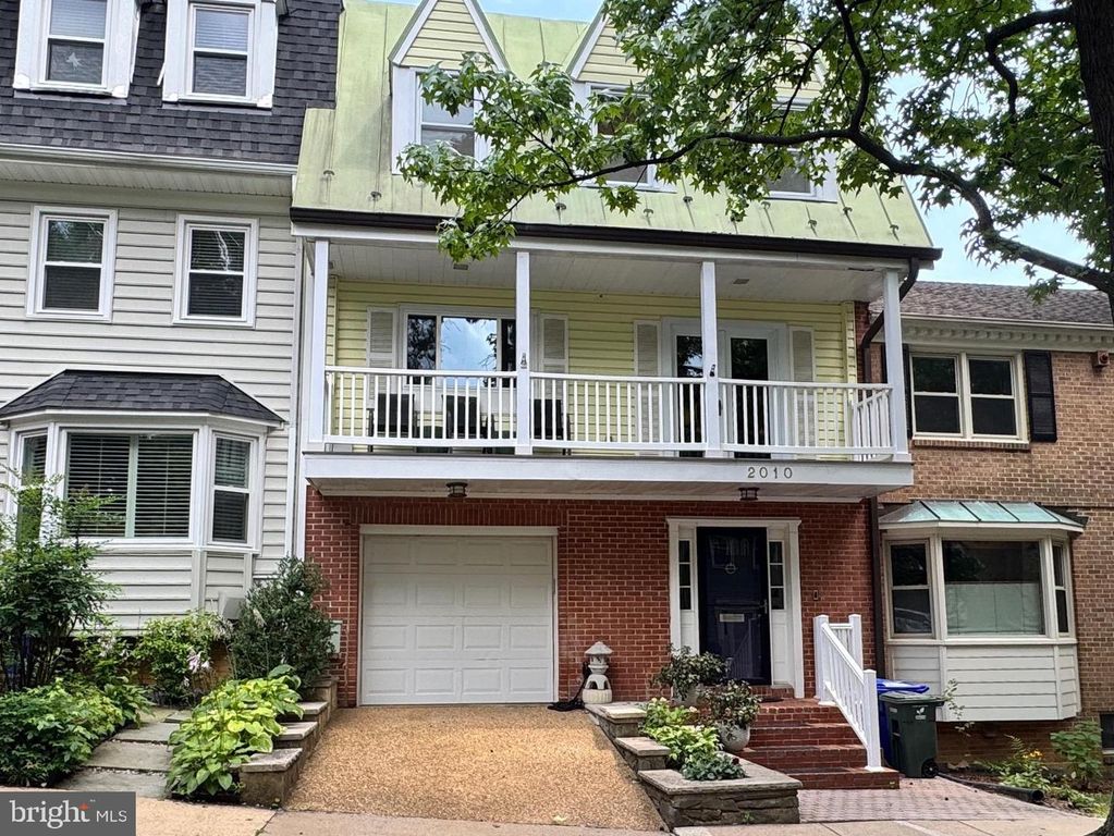 2010 N BRANDYWINE ST, Arlington, VA 22207