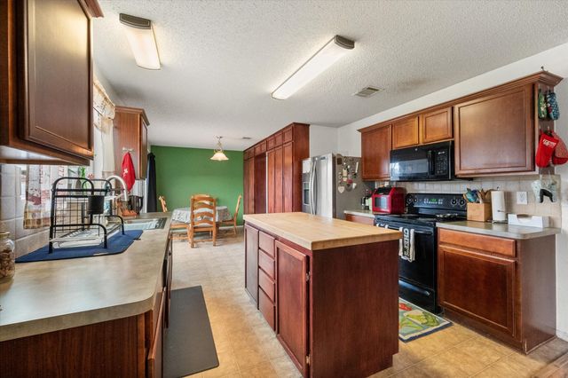 8133 Colbi Lane, Fort Worth, TX 76120