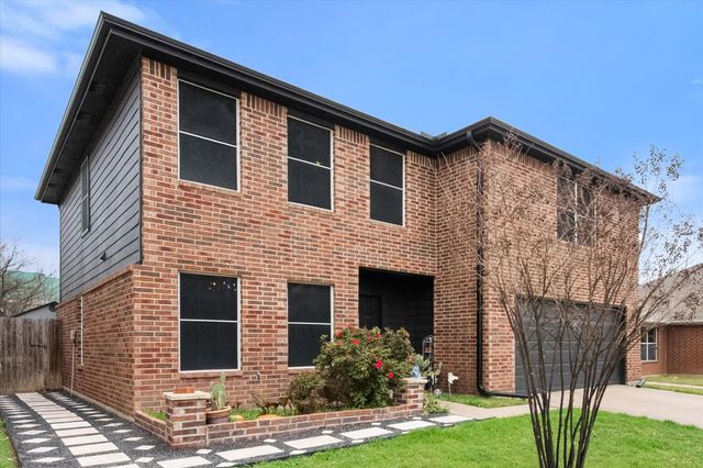 8133 Colbi Lane, Fort Worth, TX 76120