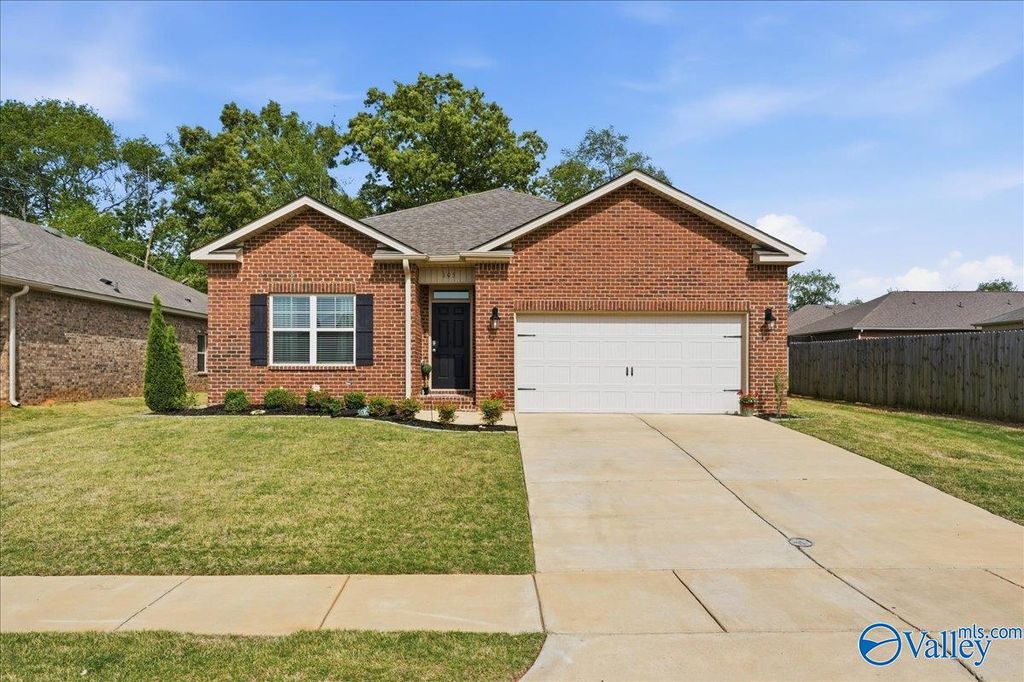 105 Branton Court, New Market, AL 35761