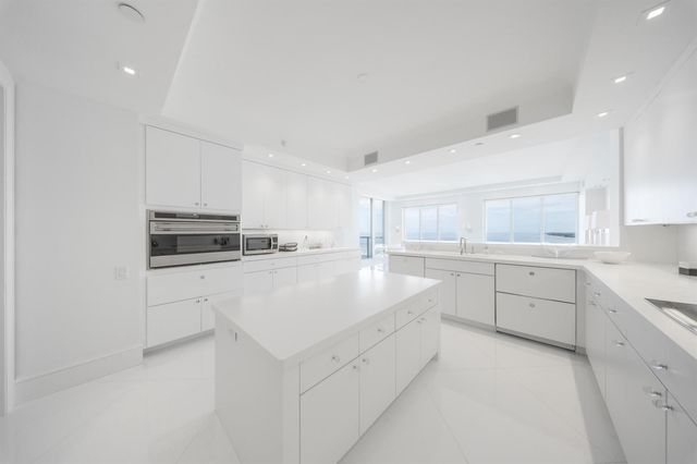 2700 N Ocean Drive 2503a, Riviera Beach, FL 33404