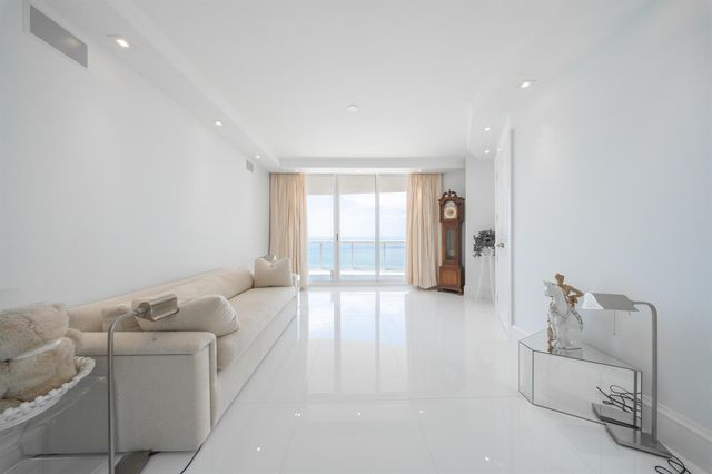2700 N Ocean Drive 2503a, Riviera Beach, FL 33404