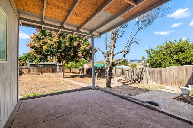 934 W 4th Ave, Escondido, CA 92025