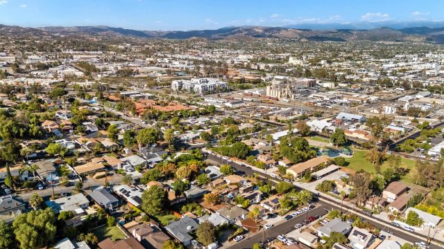 934 W 4th Ave, Escondido, CA 92025