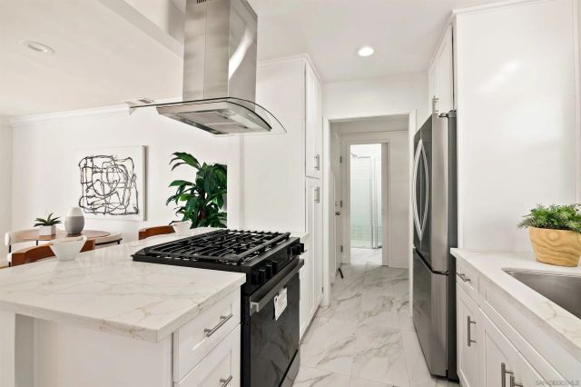 934 W 4th Ave, Escondido, CA 92025