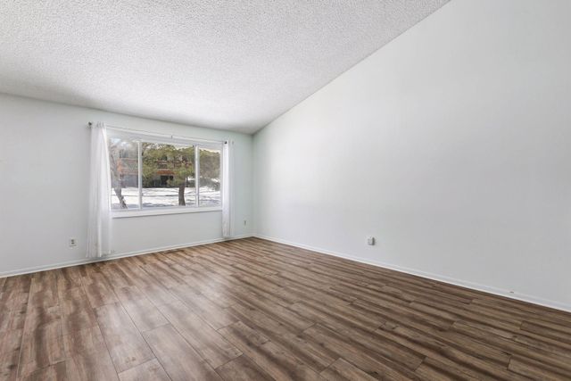 2053 Edgerton Street, Maplewood, MN 55117