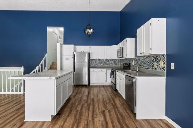 2053 Edgerton Street, Maplewood, MN 55117