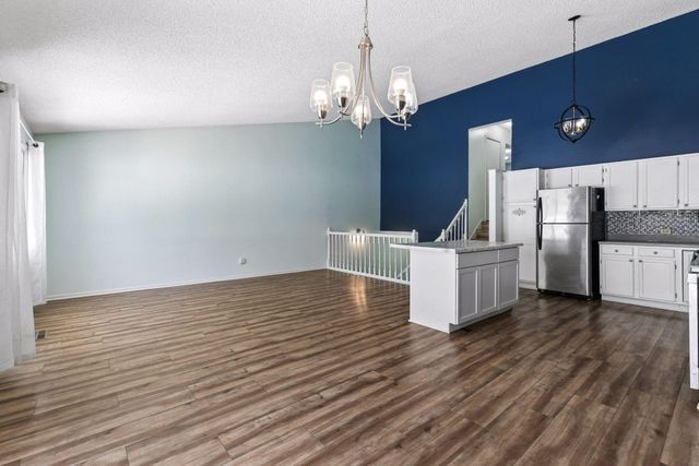 2053 Edgerton Street, Maplewood, MN 55117