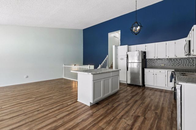 2053 Edgerton Street, Maplewood, MN 55117