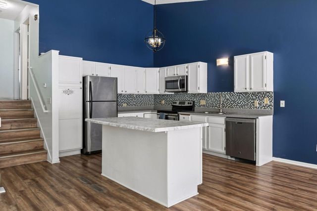 2053 Edgerton Street, Maplewood, MN 55117