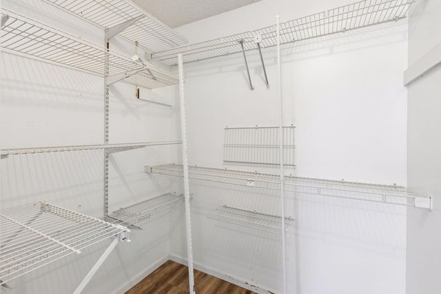 2053 Edgerton Street, Maplewood, MN 55117