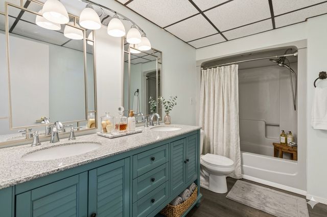 2053 Edgerton Street, Maplewood, MN 55117