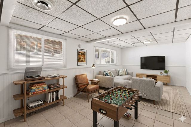 2053 Edgerton Street, Maplewood, MN 55117