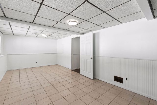 2053 Edgerton Street, Maplewood, MN 55117