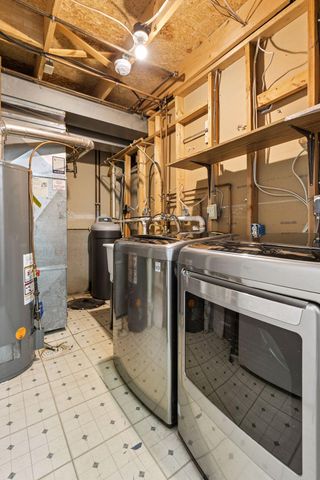 2053 Edgerton Street, Maplewood, MN 55117