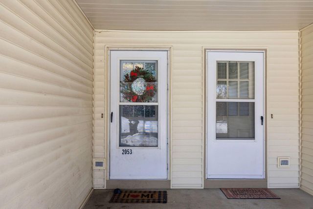 2053 Edgerton Street, Maplewood, MN 55117